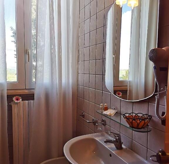 标准三人间, Chiostro Delle Cererie