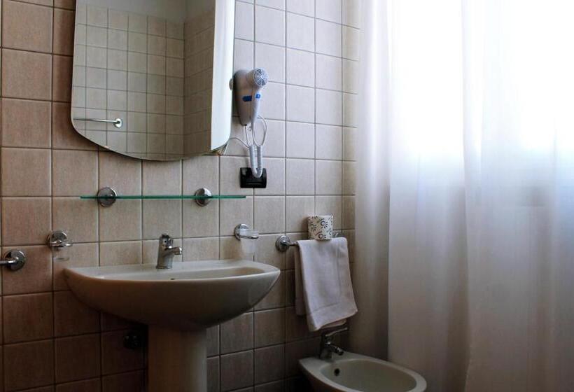 四人标准间, Chiostro Delle Cererie