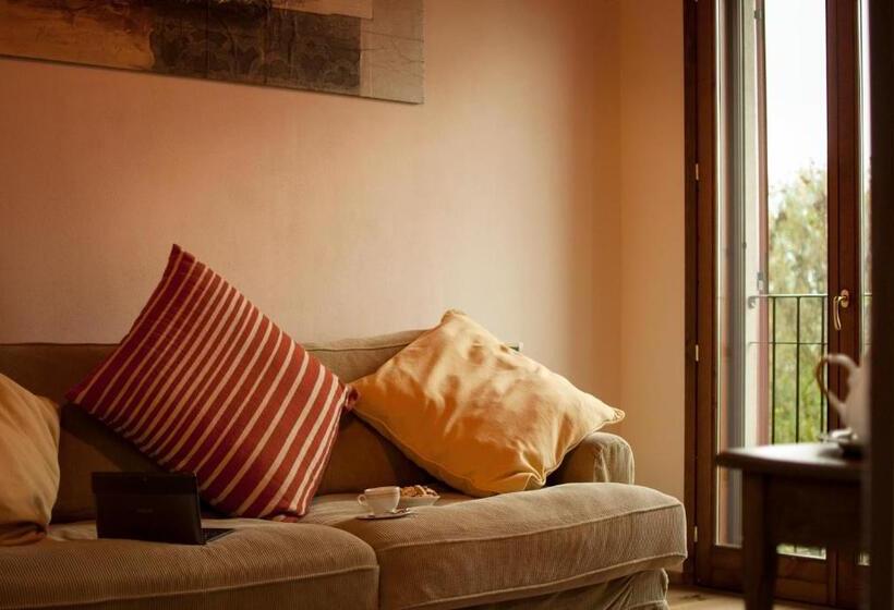 سوئیت با تخت بزرگ, La Lepre Bianca