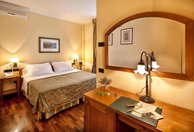 اتاق استاندارد, La Macchia