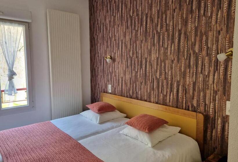 غرفة قياسية مطلّة علي الحديقة, Logis Hôtel Restaurant De La Poste Et Spa De Montagne