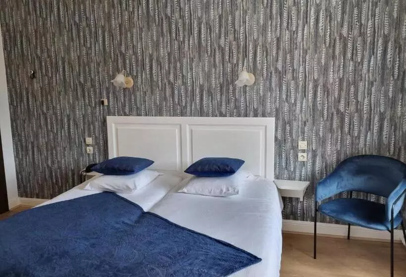 Standard Kolmen Hengen Huone, Logis Hôtel Restaurant De La Poste Et Spa De Montagne