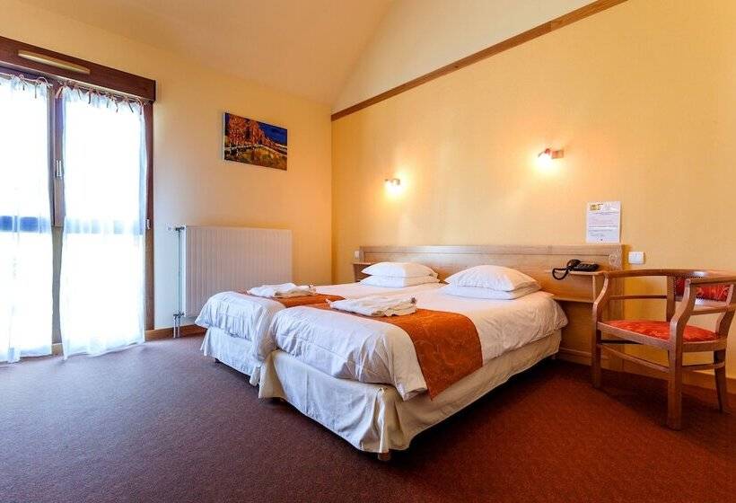 غرفة قياسية مطلّة علي الحديقة, Logis Hôtel Restaurant De La Poste Et Spa De Montagne