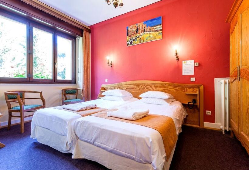 غرفة قياسية مطلّة علي الحديقة, Logis Hôtel Restaurant De La Poste Et Spa De Montagne