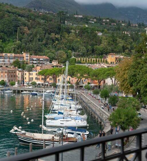 レイクビュースタンダードルーム, Milano