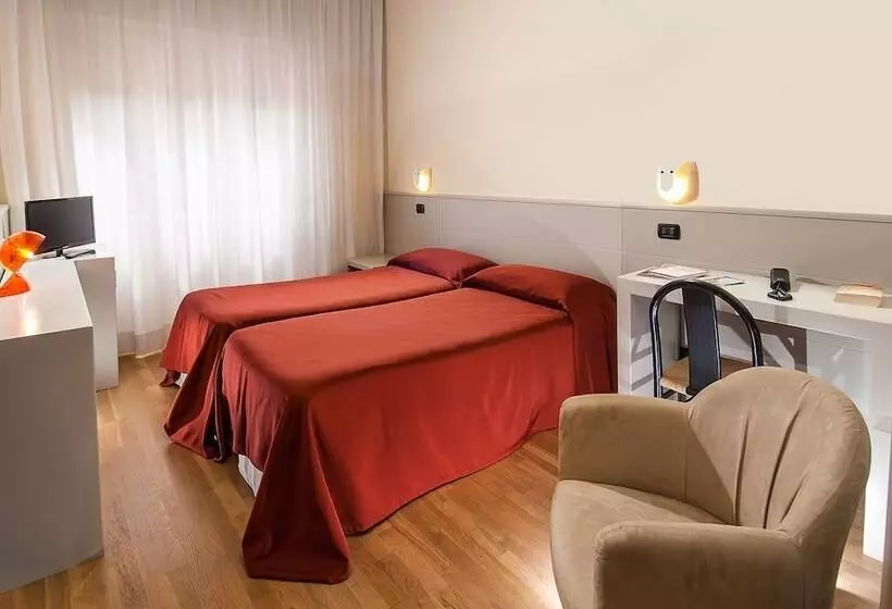اتاق اکونومی, Milano
