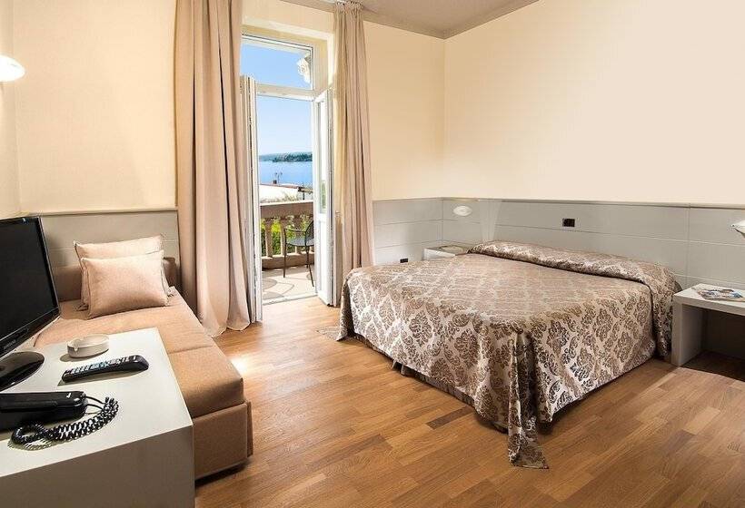 Superior room with lake view, Milano