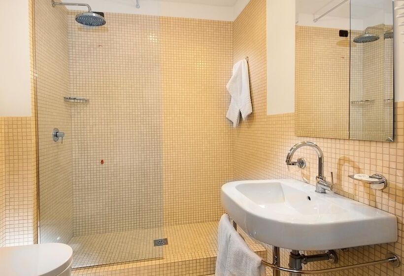 Superior room with lake view, Milano