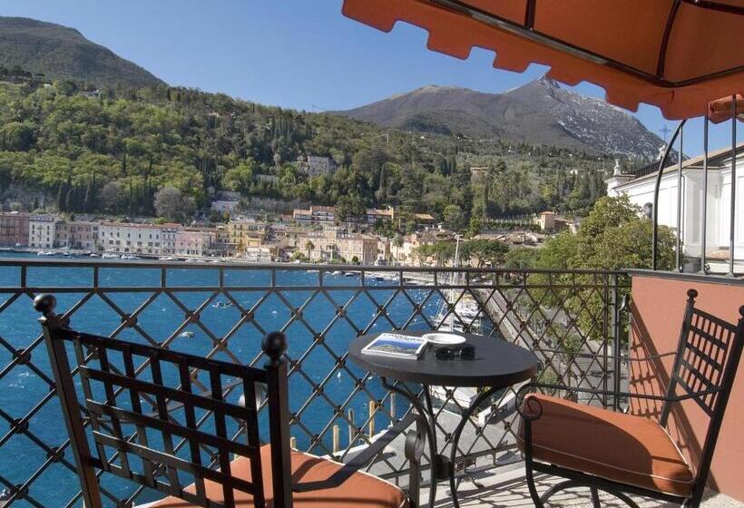 Superior room with lake view, Milano