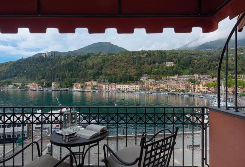 Superior room with lake view, Milano