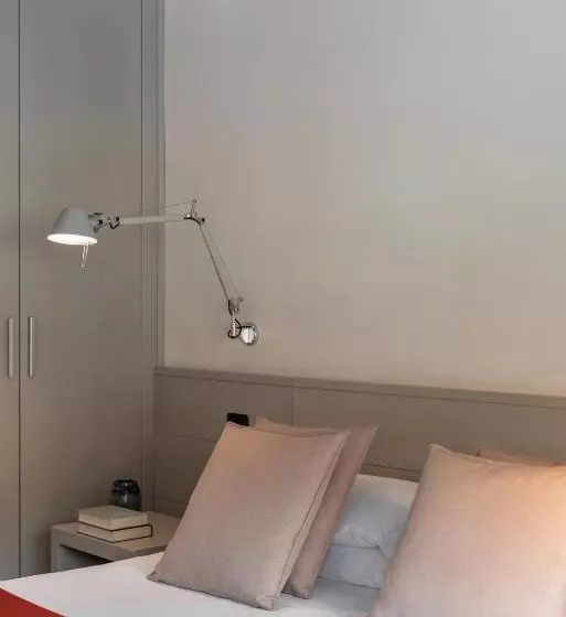 اتاق اکونومی, Milano