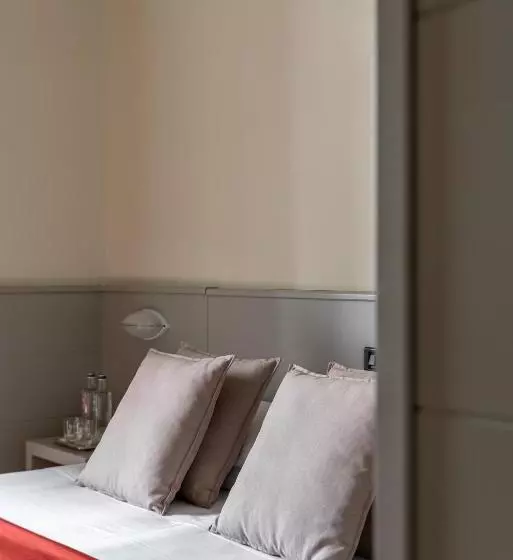اتاق اکونومی, Milano