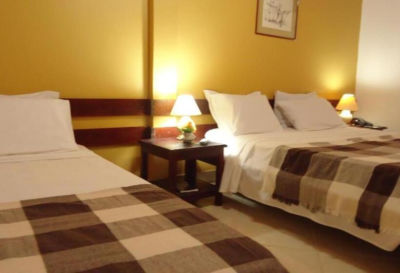 غرفة ديلوكس ثلاثية, Pousada Aldeia Portuguesa