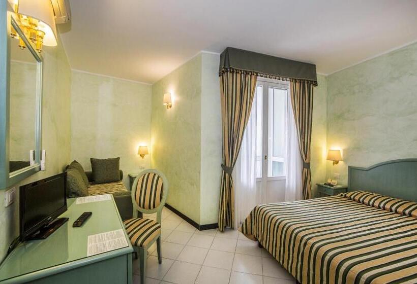 غرفة قياسية ثلاثية مزودة بشرفة, Riviera 3 Stelle Con Piscina Estiva Gratuita E Garage A Pagamento