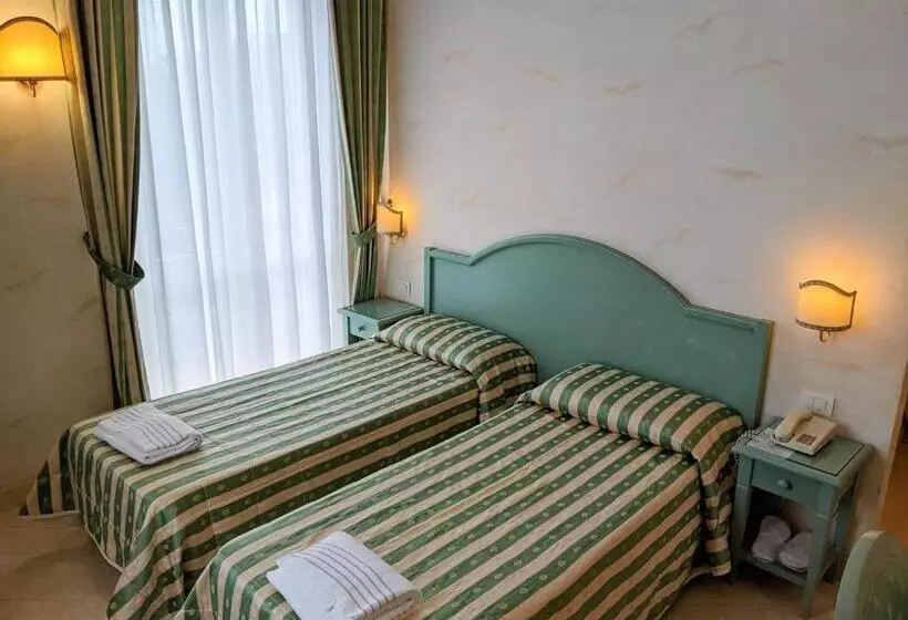 バルコニー付きスタンダードルーム, Riviera 3 Stelle Con Piscina Estiva Gratuita E Garage A Pagamento