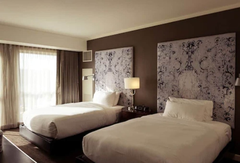 غرفه قياسيه سريرين مزدوجين, The Fontaine