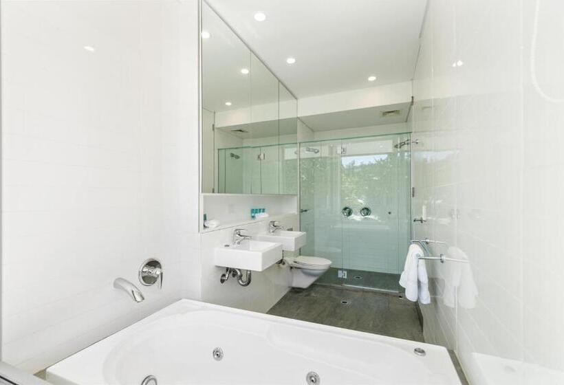 Апартаменты 3 Спальни Вид на Бассейн, The Rise  Noosa