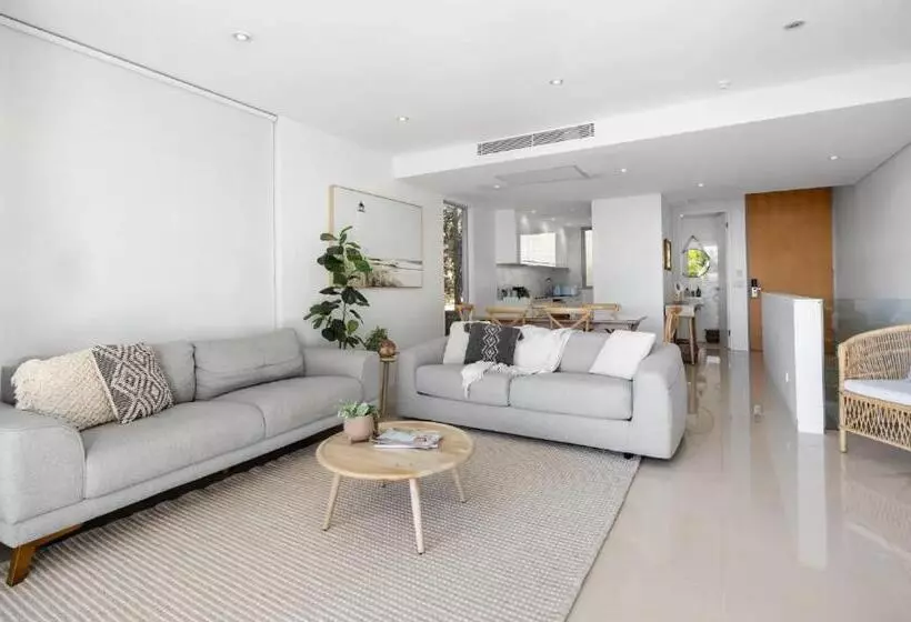 ２ベッドルームのテニメントハウス, The Rise  Noosa