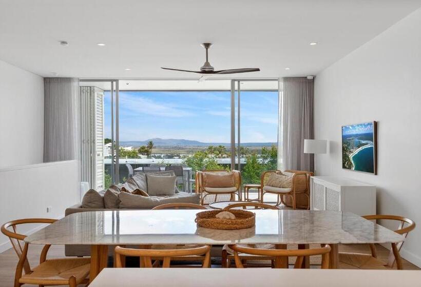２ベッドルームのテニメントハウス, The Rise  Noosa