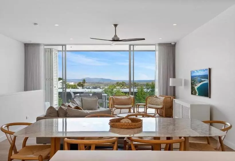 ２ベッドルームのテニメントハウス, The Rise  Noosa