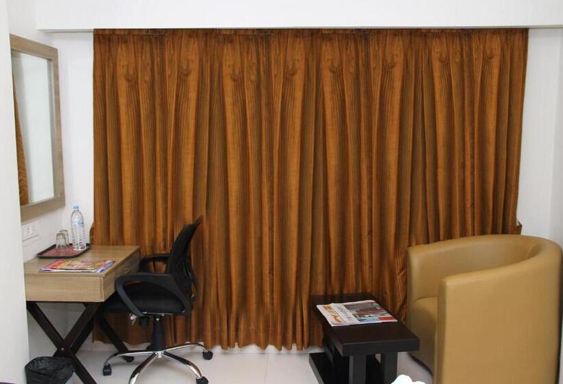 Family Room, Vinayaga By Poppys, Kumbakonam