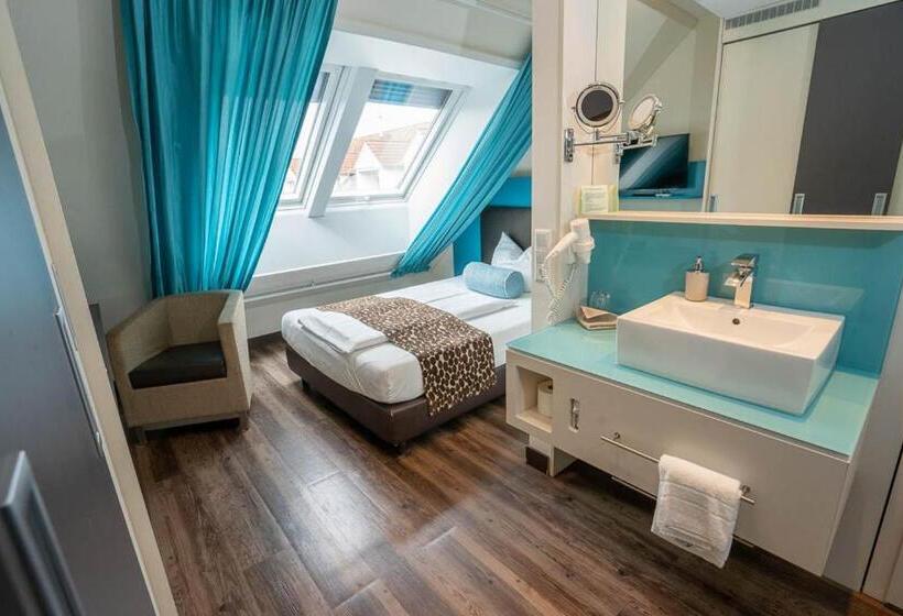 标准单人间, Volapük