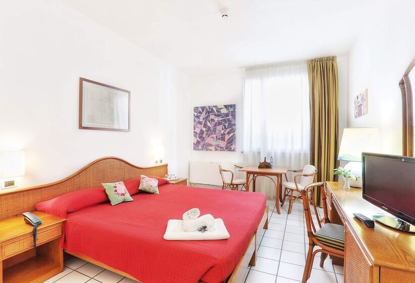 标准间, Yacht Club