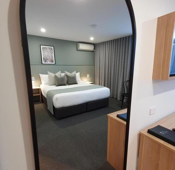 חדר דחוקס עם מיטת קינג, The Clairfield