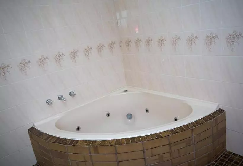 اتاق استاندارد با وان آب گرم, Motel Mount Gambier