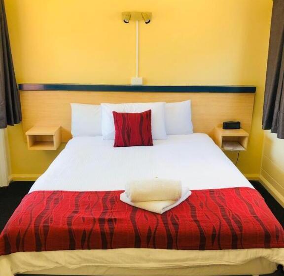 חדר סטנדרט, Red Cedar Motel