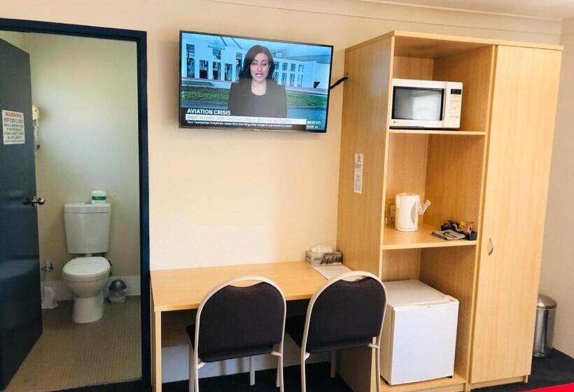 חדר דלוקס, Red Cedar Motel