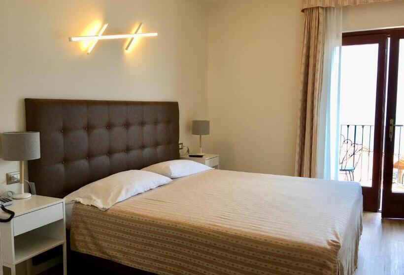 Номер Deluxe Вид на Озеро, Villa Belvedere