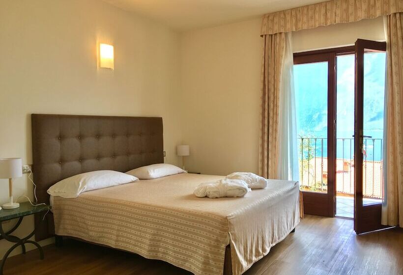 اتاق لوکس با چشم‌انداز دریاچه, Villa Belvedere
