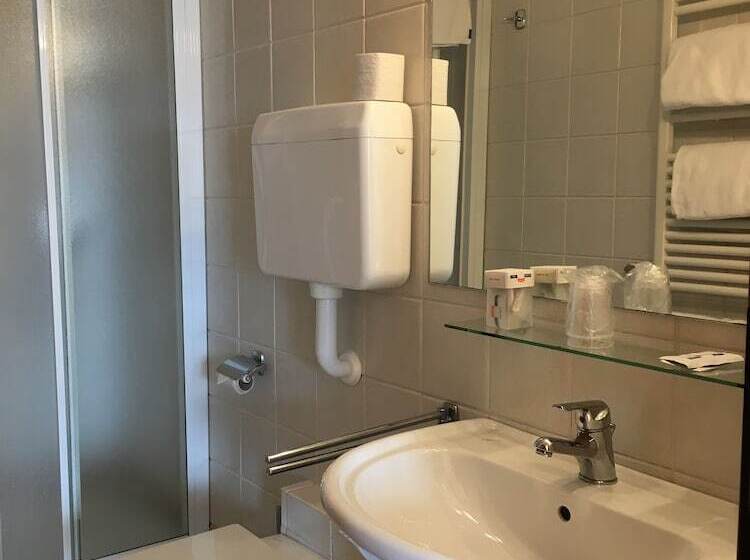 Номер Стандарт Трехместный, Villa Belvedere