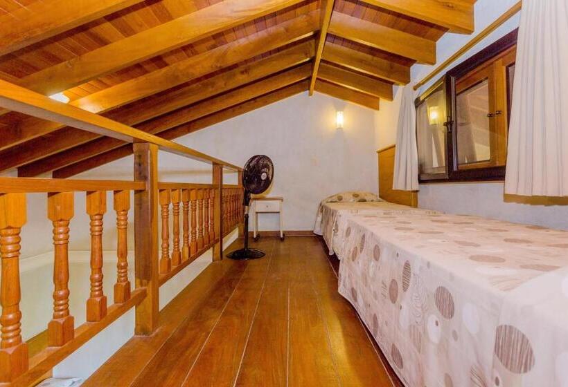 جناح عائلي, Beach Hotel Cambury