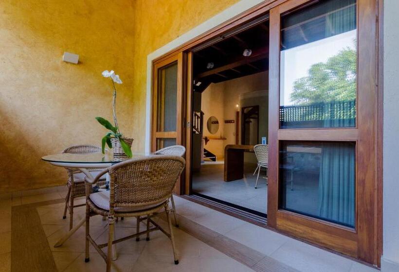 جناح عائلي, Beach Hotel Cambury