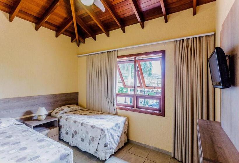 غرفة بريميوم رباعية, Beach Hotel Cambury