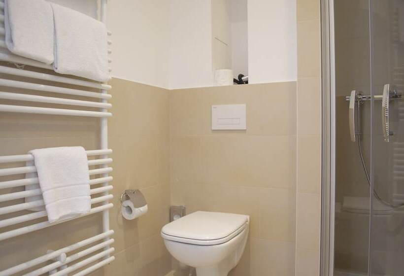 اتاق استاندارد یک نفره, Augusten Hotel München