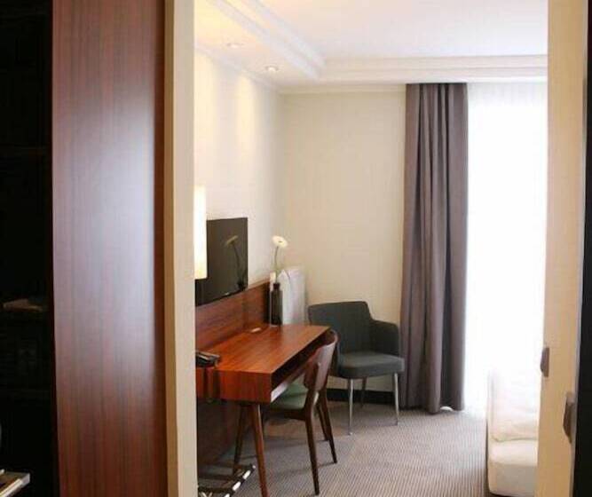 اتاق خانوادگی, Augusten Hotel München