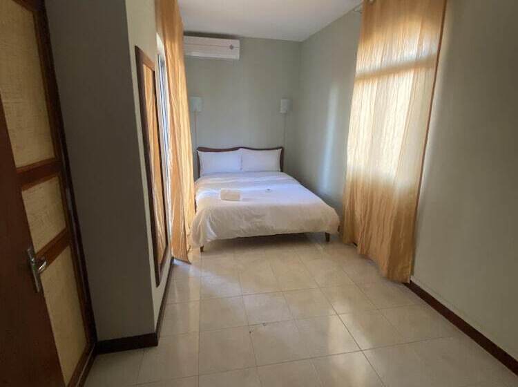 Pokój Rodzinny, Cosi Holiday