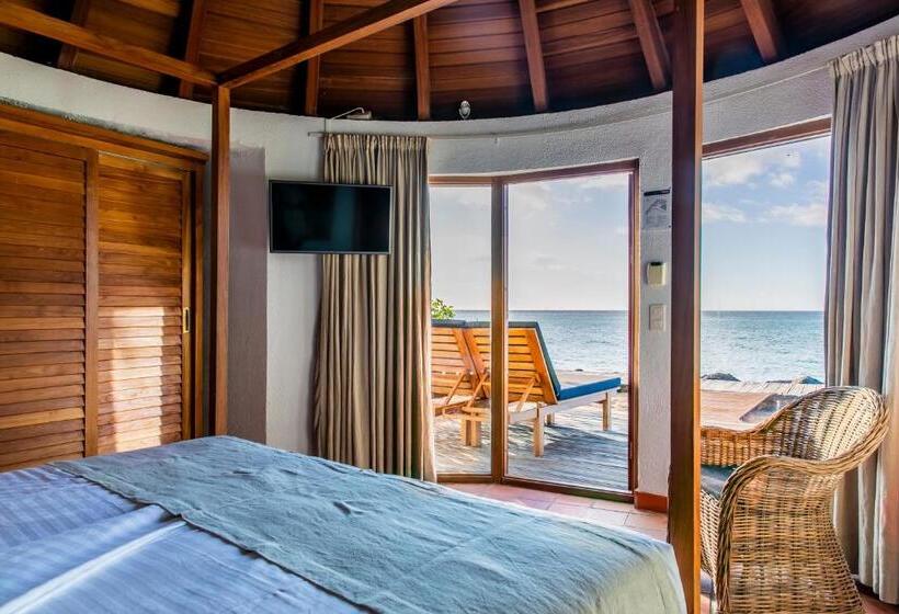 بانگلوی استاندارد, Langley Resort Fort Royal