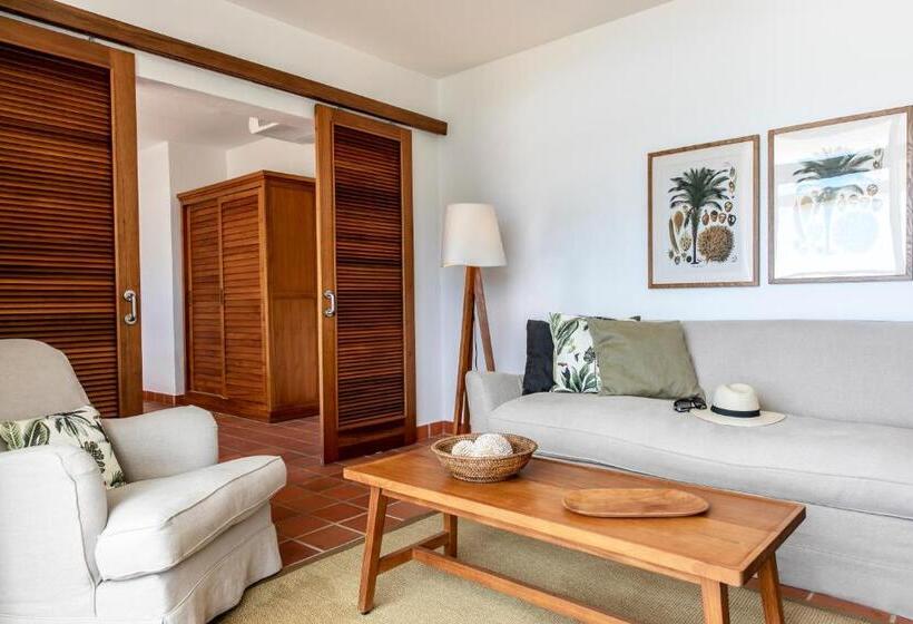 سوییت جونیور با بالکن, Langley Resort Fort Royal