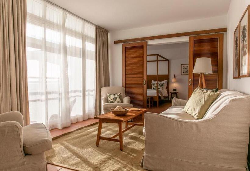 سوییت جونیور با بالکن, Langley Resort Fort Royal