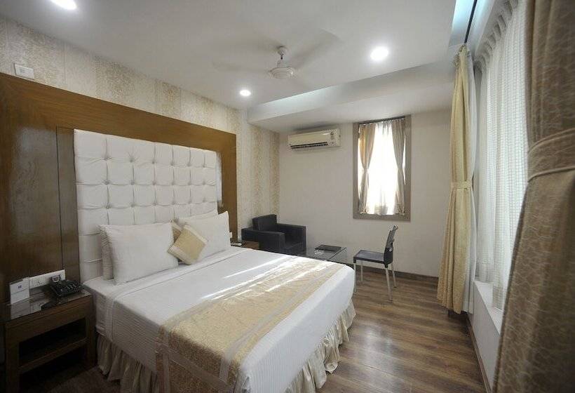 חדר דלוקס, Lee International