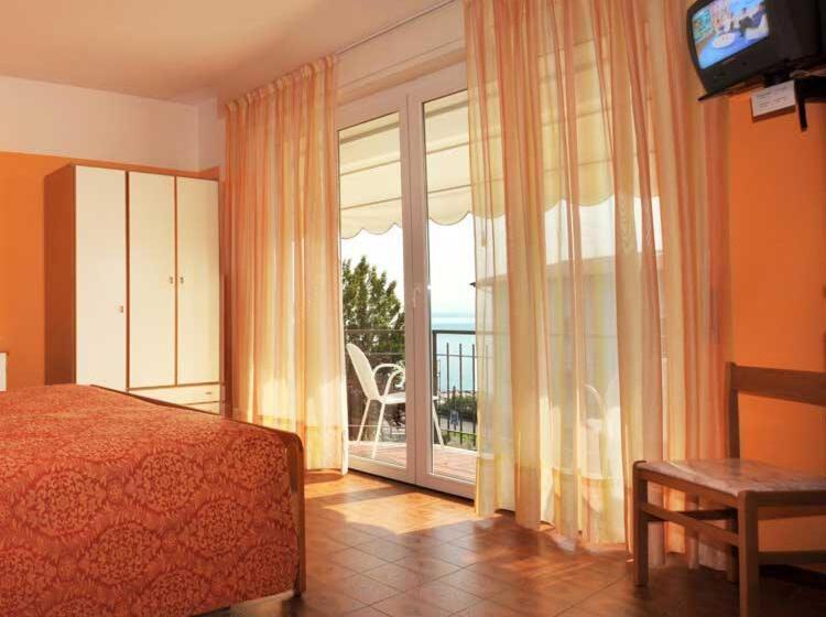 Quarto Triplo Estandar, Marolda