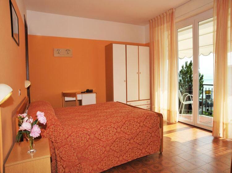 Номер Стандарт Трехместный, Marolda