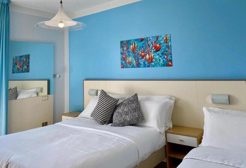 Номер Стандарт Трехместный, Marolda