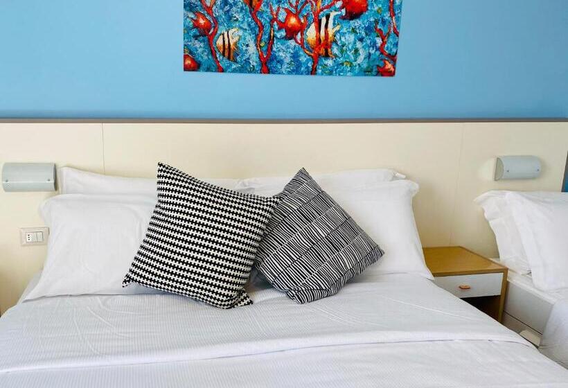 Quarto Triplo Estandar, Marolda