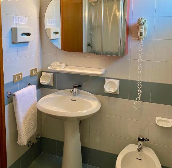 Четырехместный Номер Стандарт, Marolda