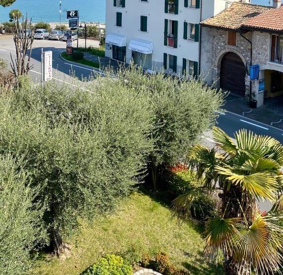 Четырехместный Номер Стандарт, Marolda